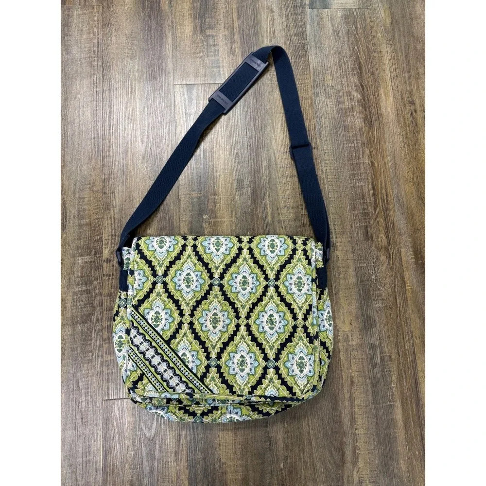 Vera Bradley Messenger Bag‎ in Retired Cambridge Pattern Crossbody Green Travel
